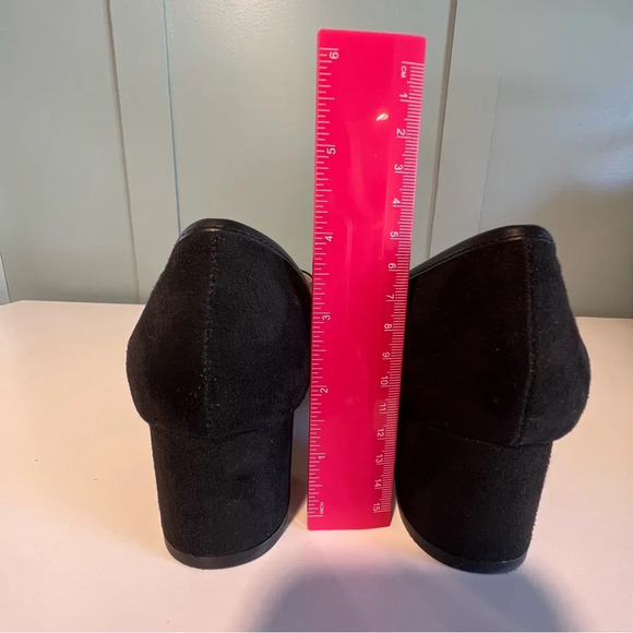 Liz Claiborne Memory Foam Black Suede 2” Block Heel Loafer. Size 8. - Picture 4 of 7